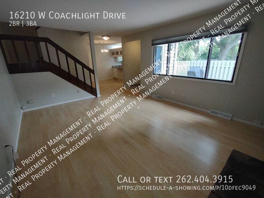 16210 W Coachlight Dr - Photo 3 of 19