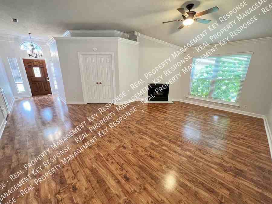 705 Cobblestone Ct - Photo 2 of 21