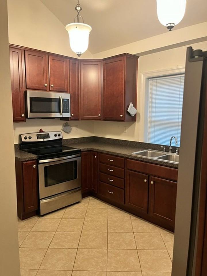 1304 Avon St - Photo 2 of 13