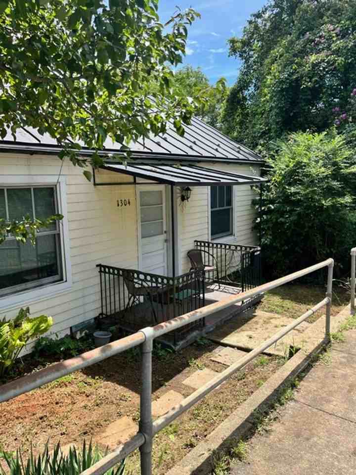 1304 Avon St - Photo 6 of 13