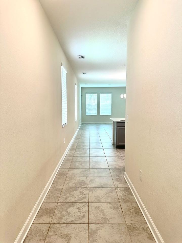 15204 Chapter Way - Photo 3 of 22