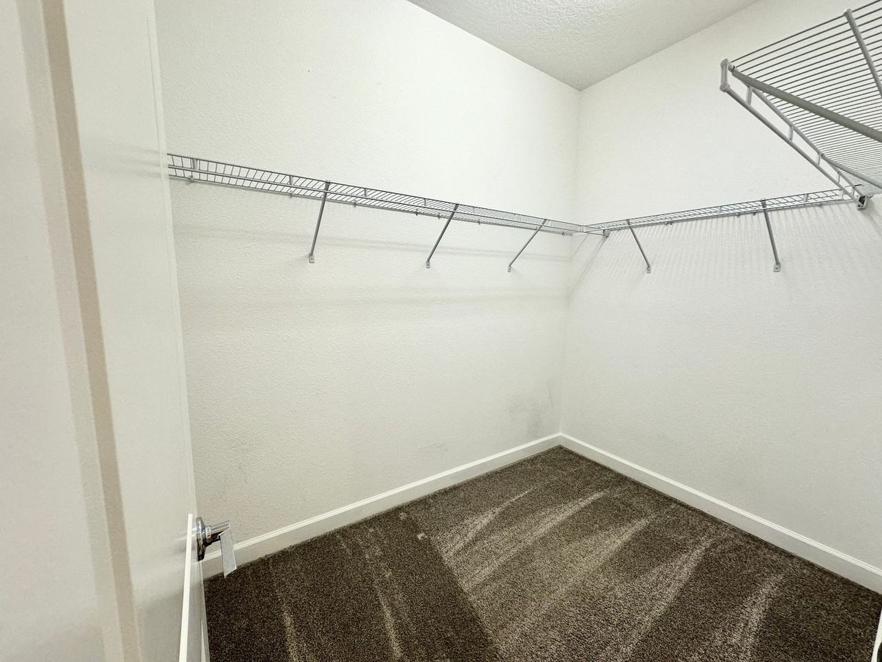 15204 Chapter Way - Photo 7 of 22