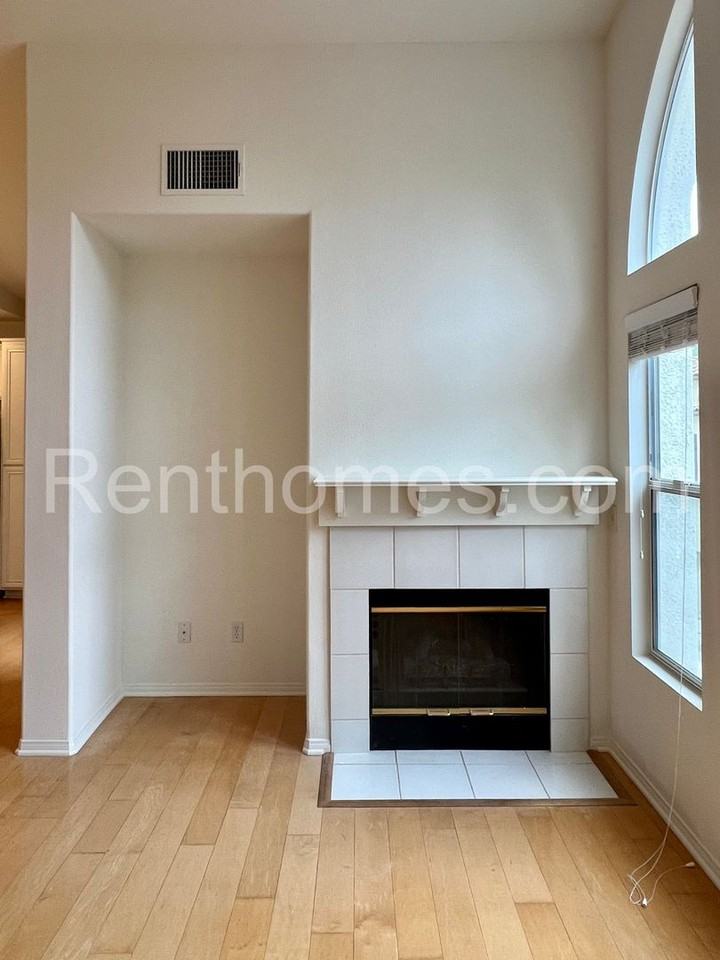 11825 Miro Cir - Photo 3 of 26