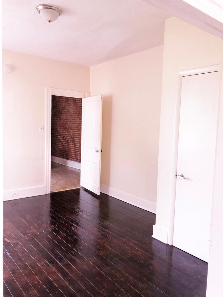 654 Saint Joseph Street - Photo 4 of 8