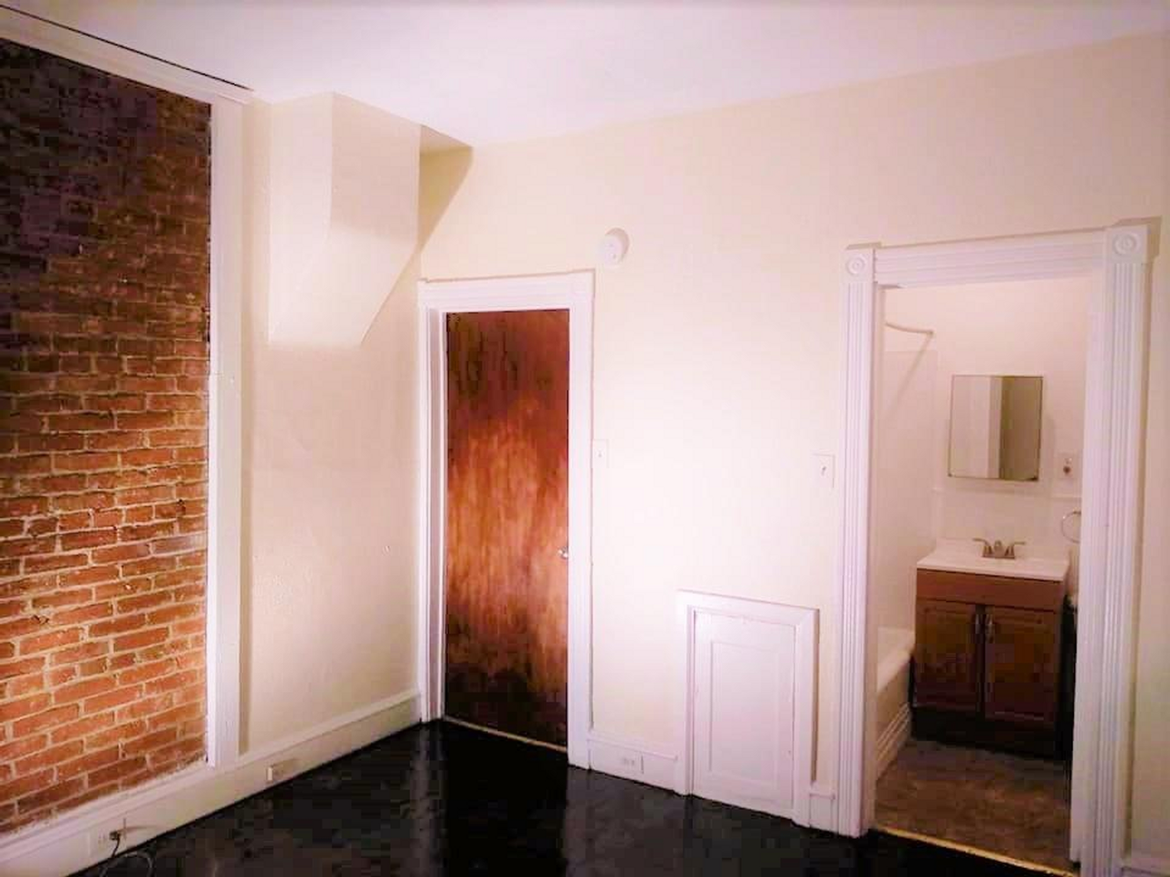 654 Saint Joseph Street - Photo 5 of 8