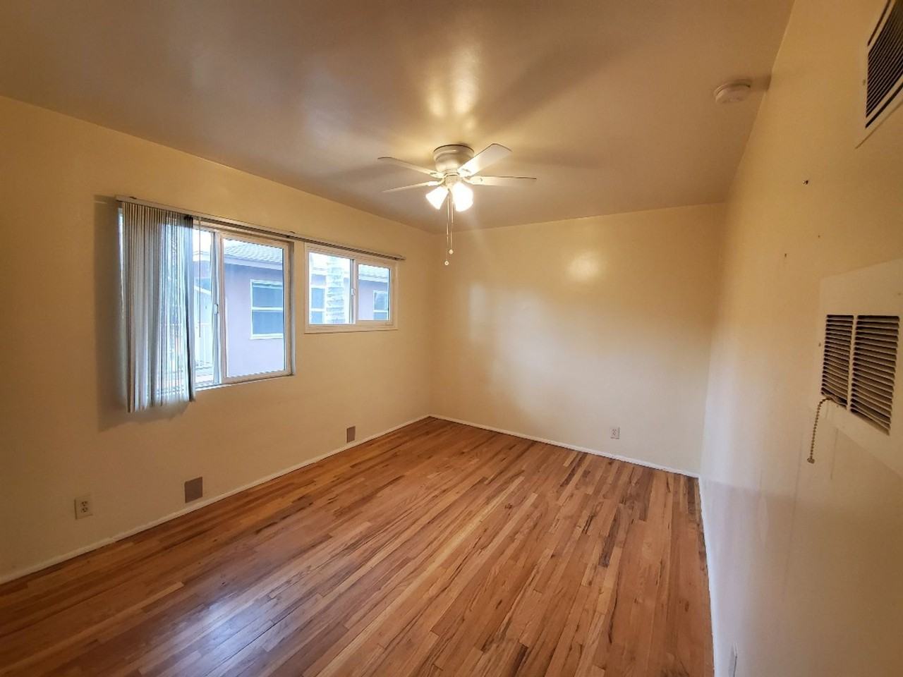 15908 Sherman Way #5 - Photo 6 of 8