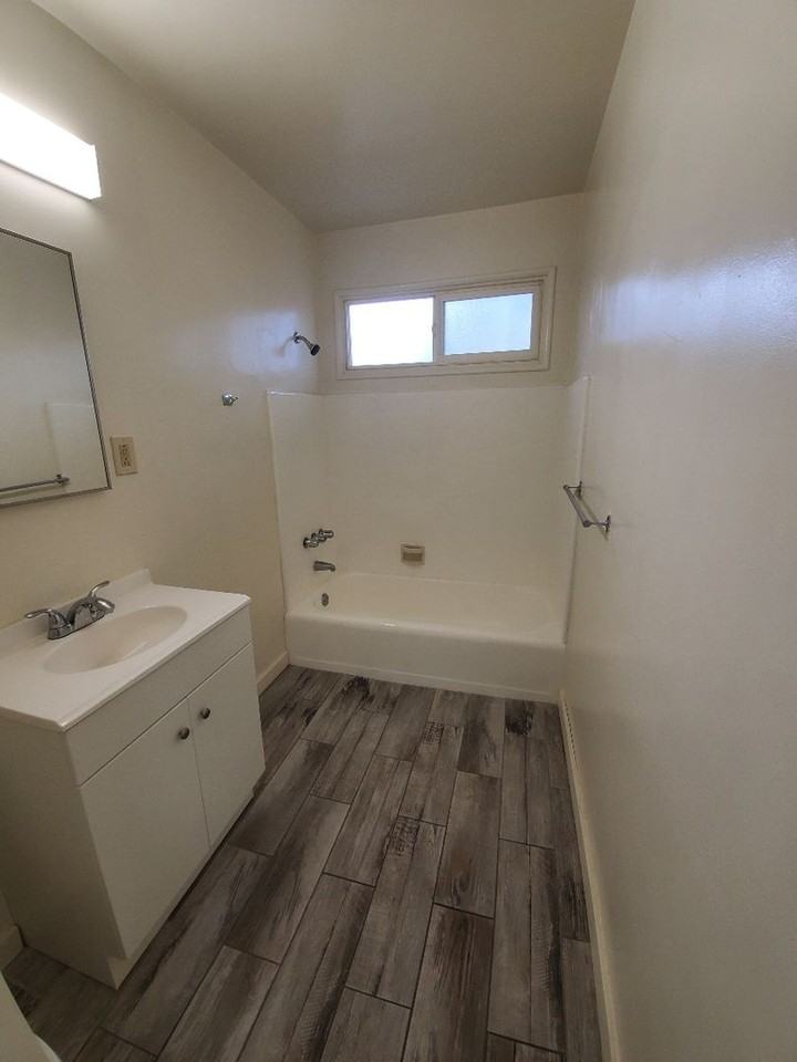 15908 Sherman Way #5 - Photo 7 of 8