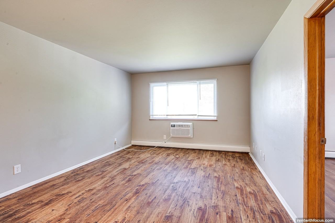 835 Merritt Ave. - Photo 4 of 24