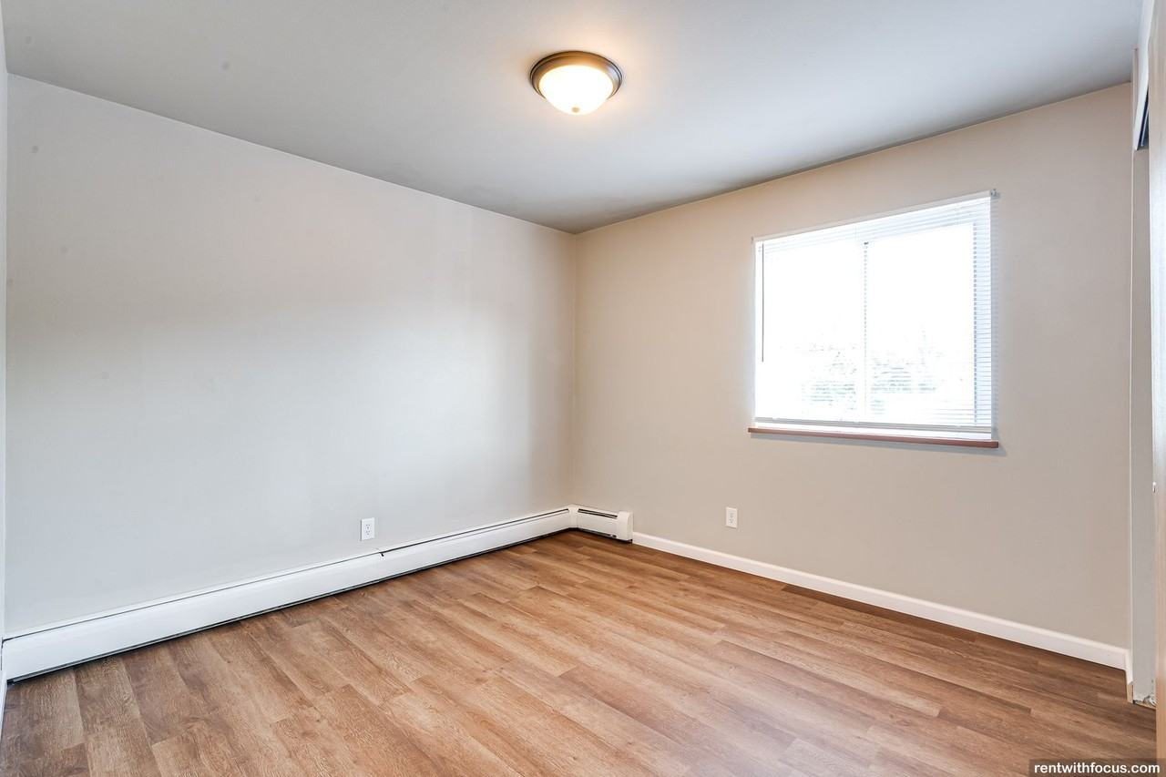 835 Merritt Ave. - Photo 5 of 24