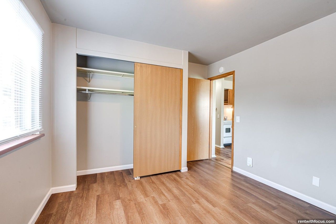 835 Merritt Ave. - Photo 6 of 24