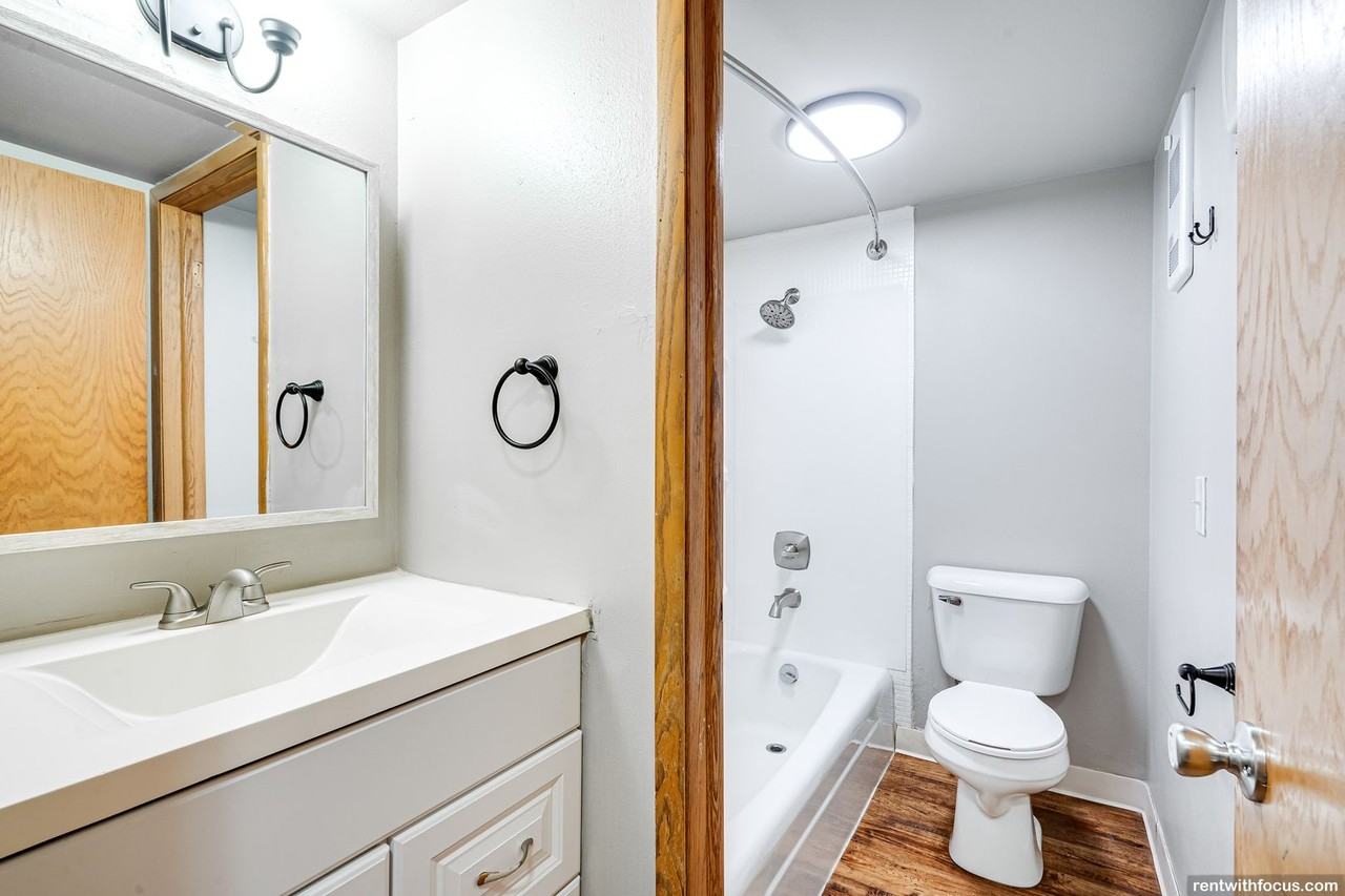 835 Merritt Ave. - Photo 7 of 24