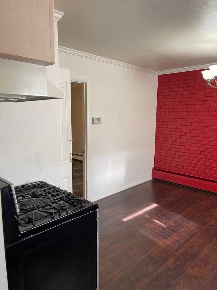 1346 5th St - Photo 2 of 15