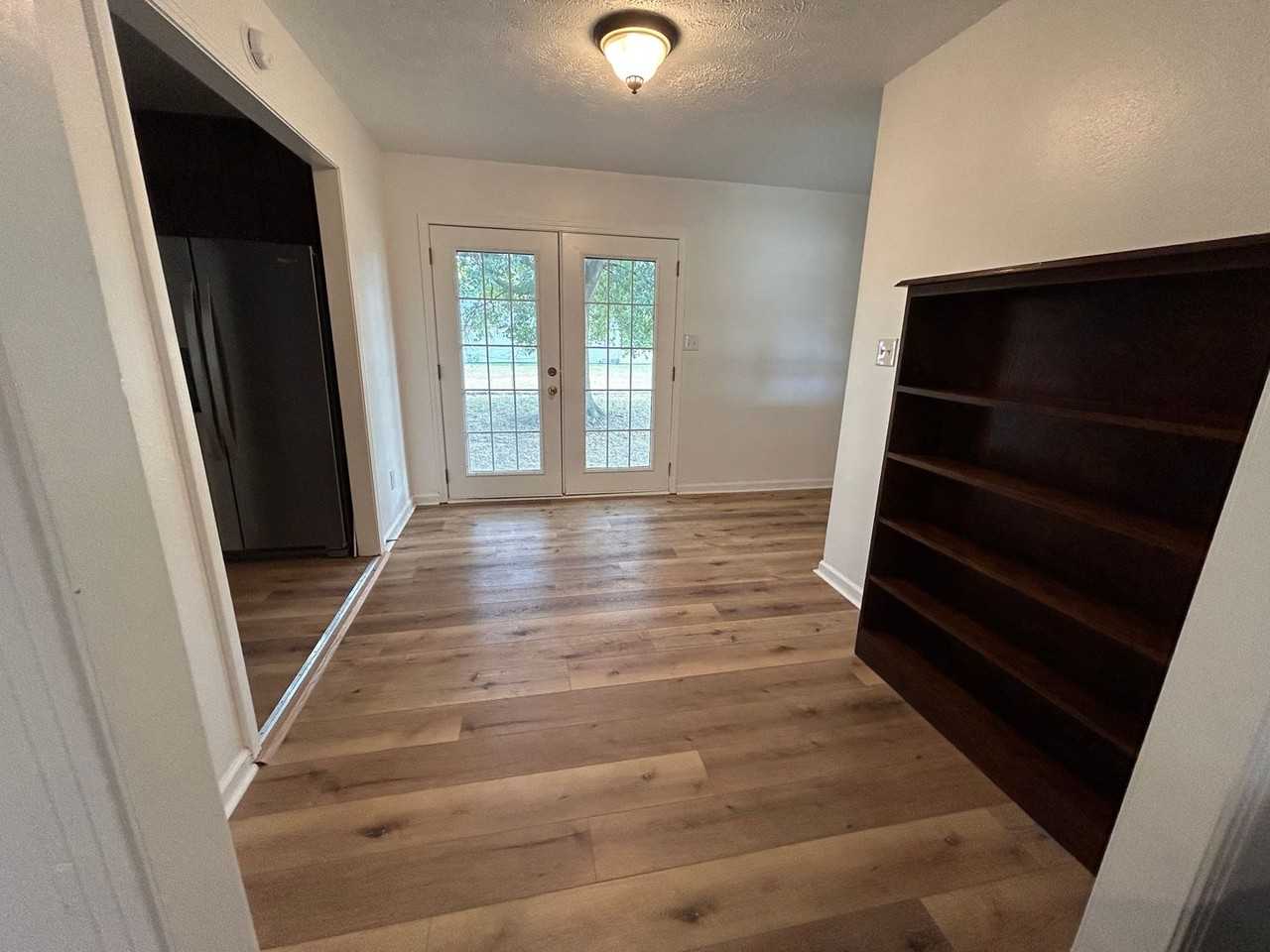 449 Joshwood Dr - Photo 3 of 11