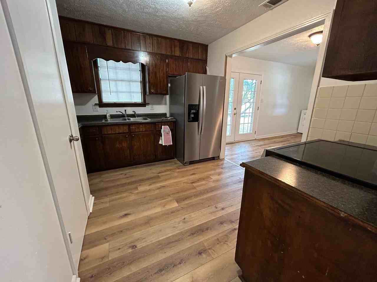 449 Joshwood Dr - Photo 5 of 11
