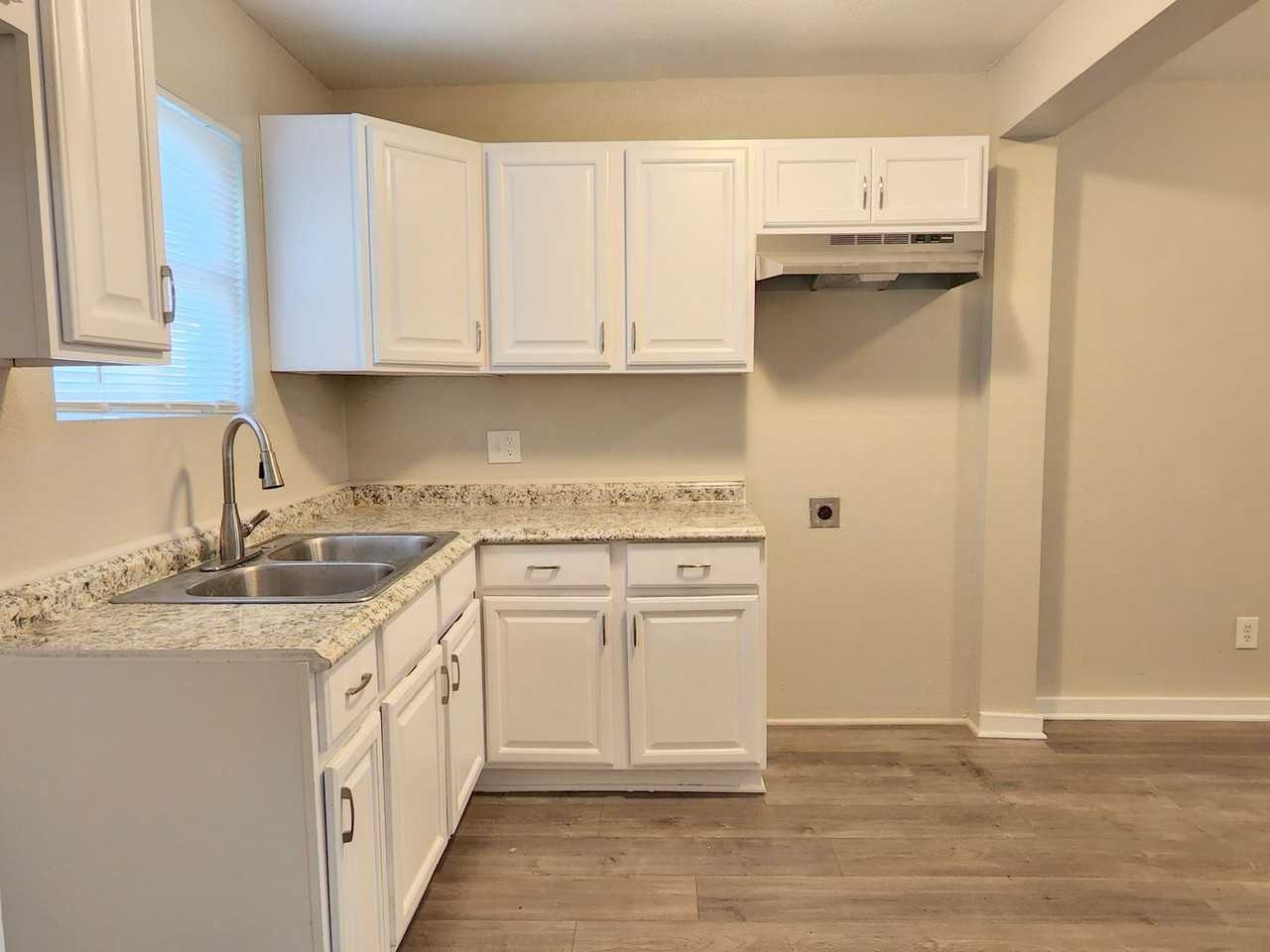 1108 2nd Ave N - Photo 6 of 16