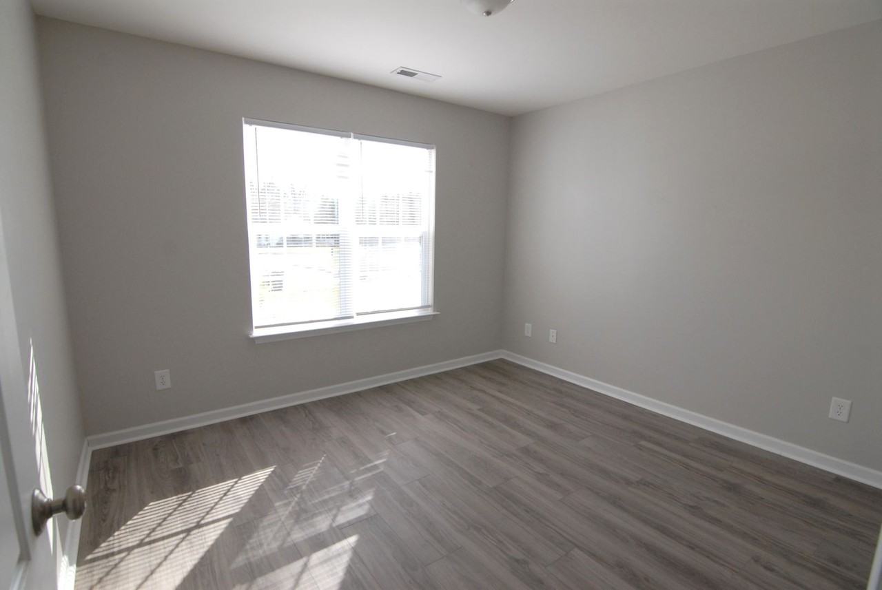 2804 Pleasant Garden Rd - Photo 7 of 13
