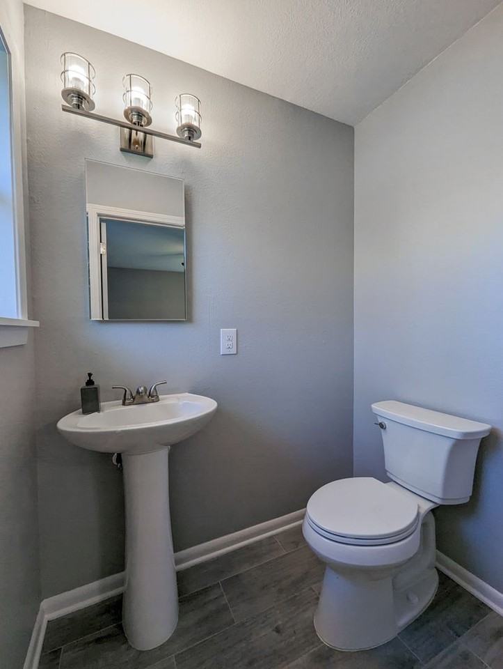 4012 Stuart Ave - Photo 5 of 8