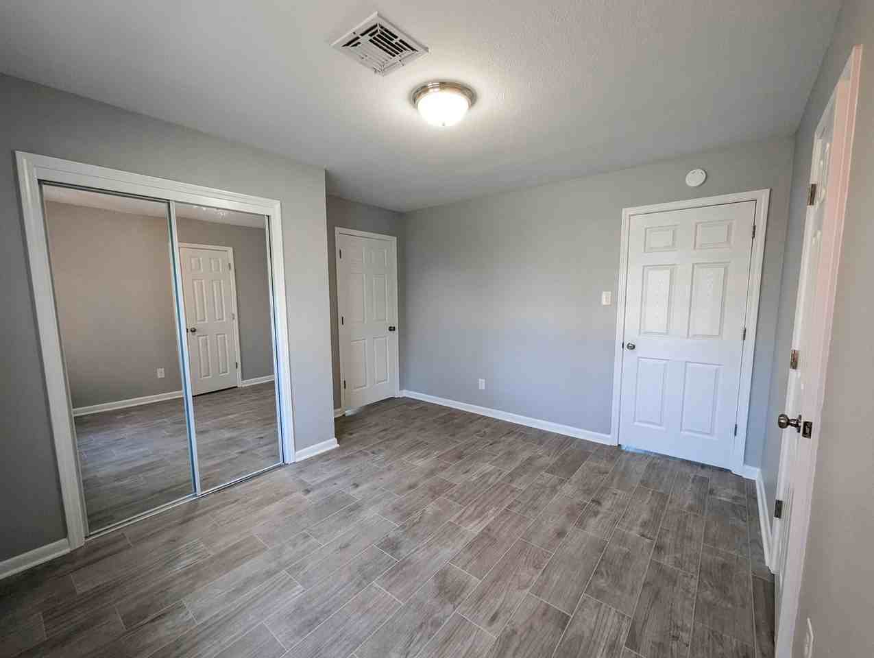 4012 Stuart Ave - Photo 7 of 8