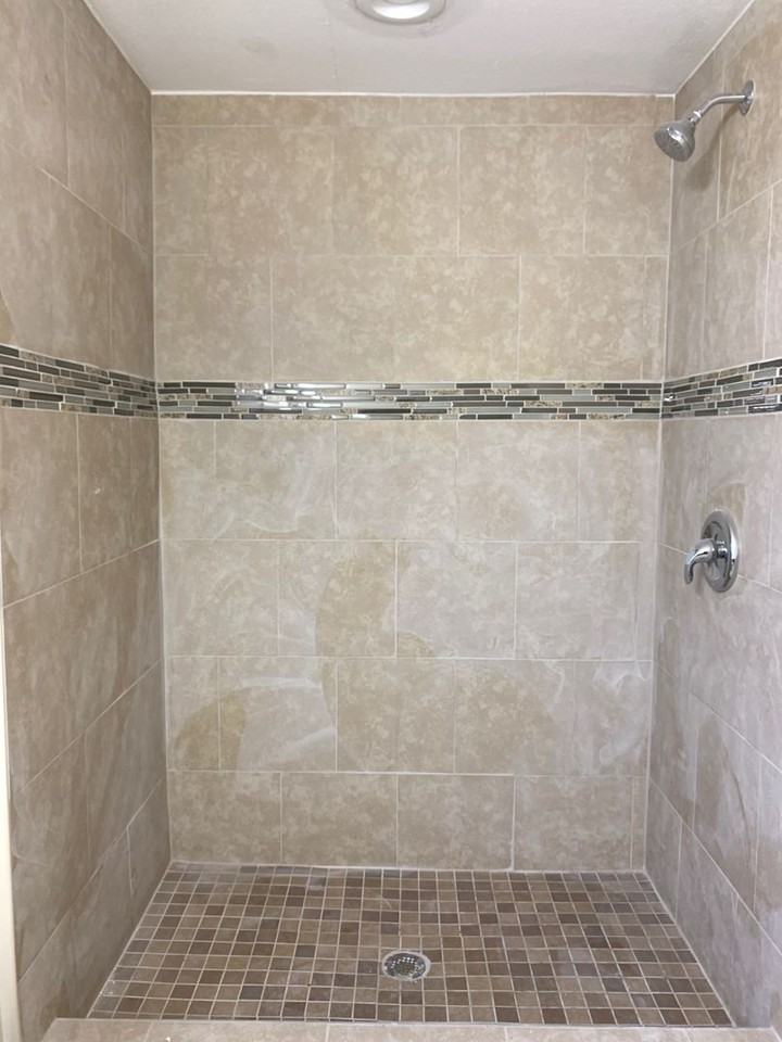 6210 N 49th St - Photo 3 of 30