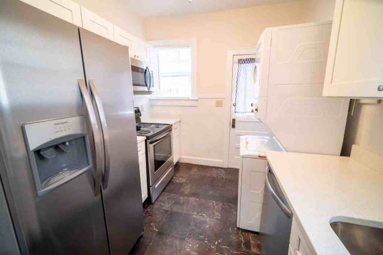 1025 Southwest 5th Avenue - Photo 7 of 16