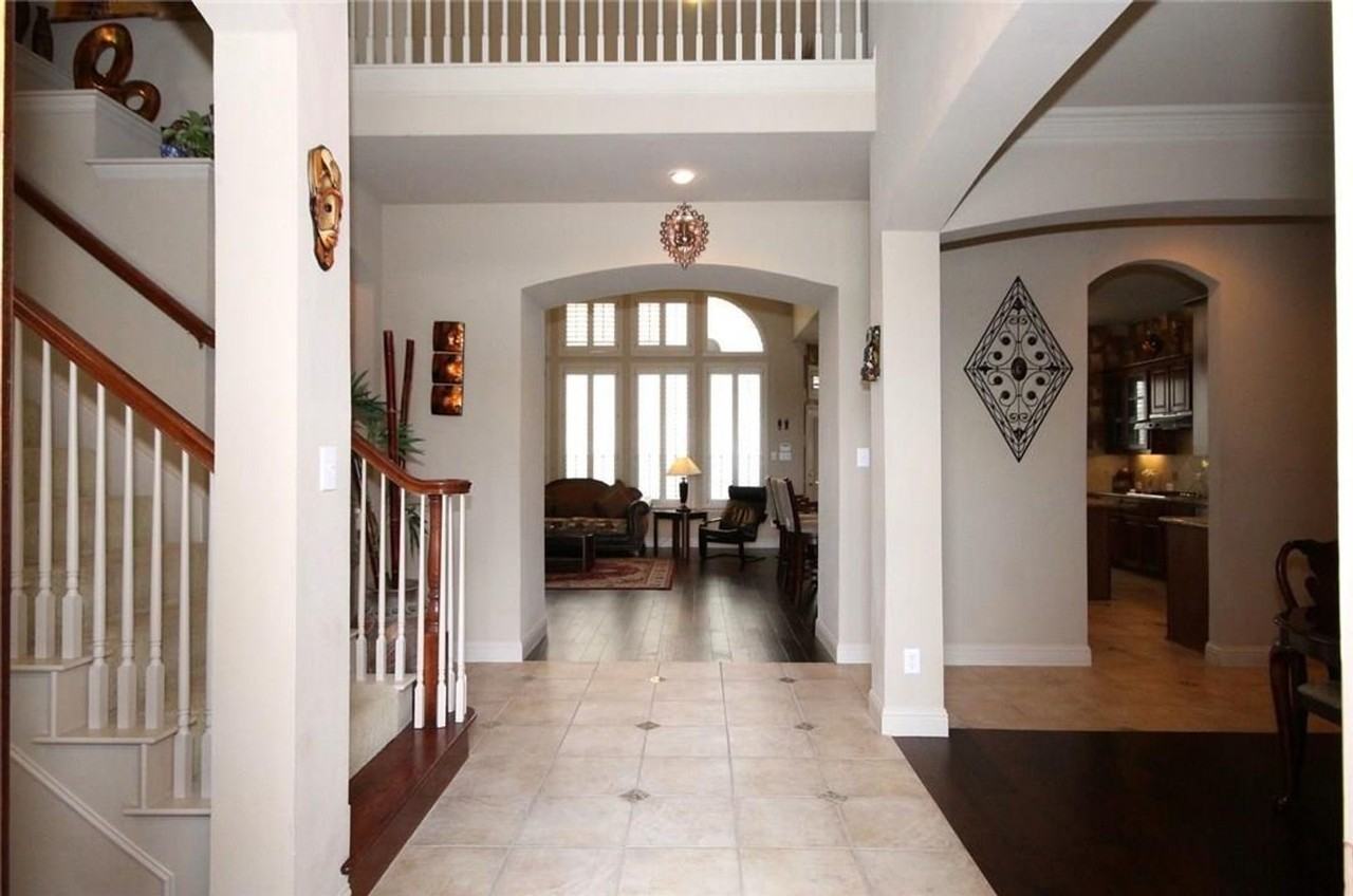 9128 Oleander Way - Photo 2 of 21