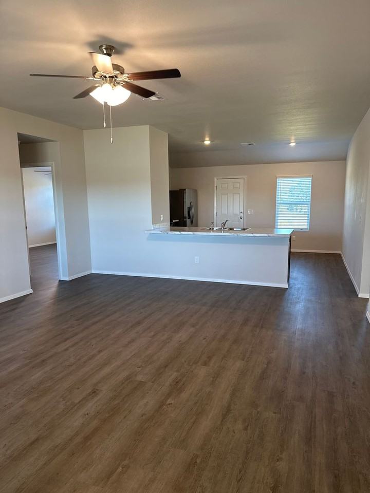 8116 E Reno St - Photo 5 of 17