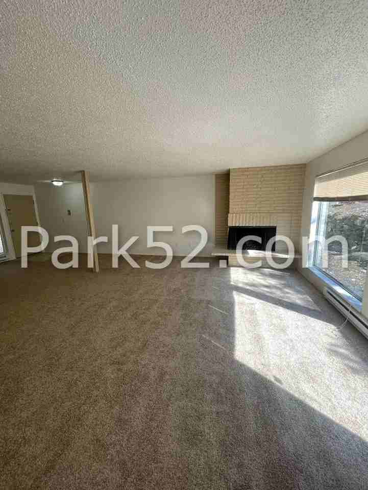 4002 S Warner St #07 - Photo 4 of 17