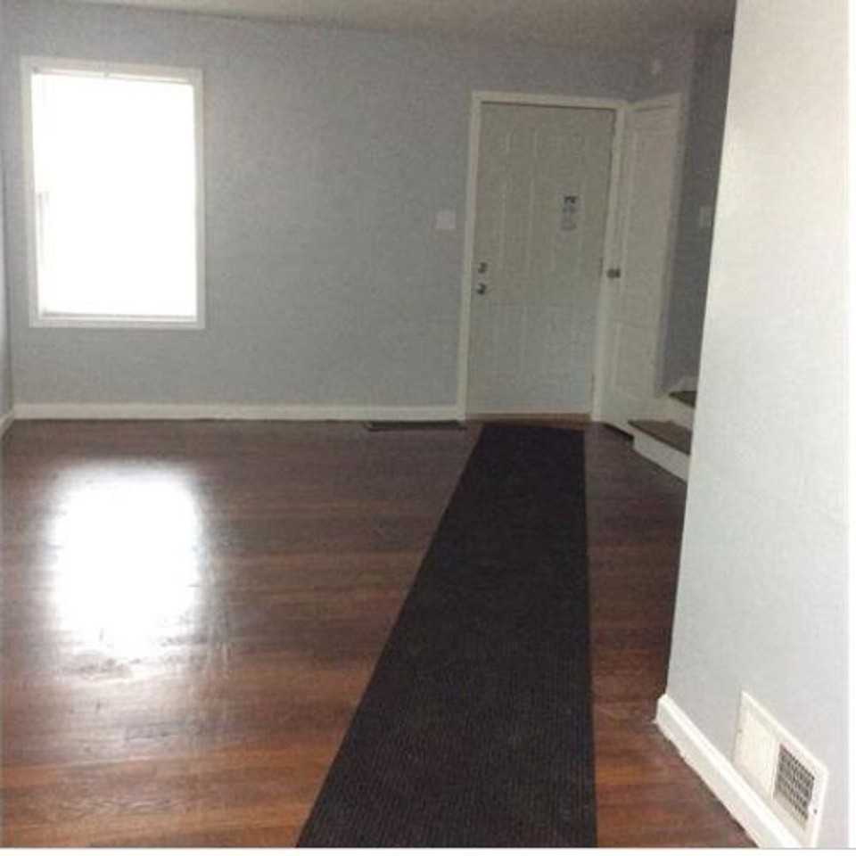 132 Saint Paul Pl - Photo 3 of 9