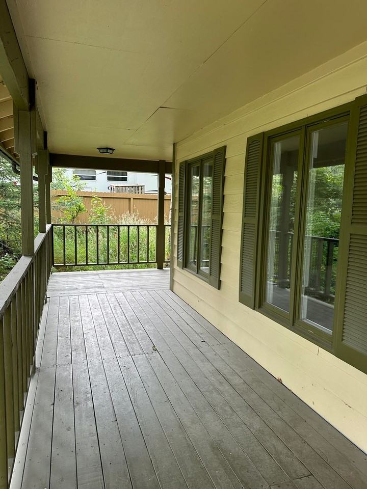 3340 Eastwind Dr - Photo 3 of 37