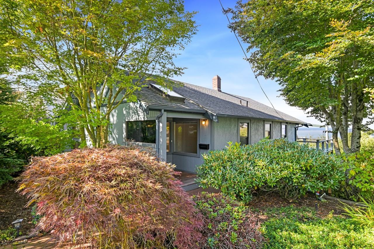 1032 14th St - Photo 3 of 30