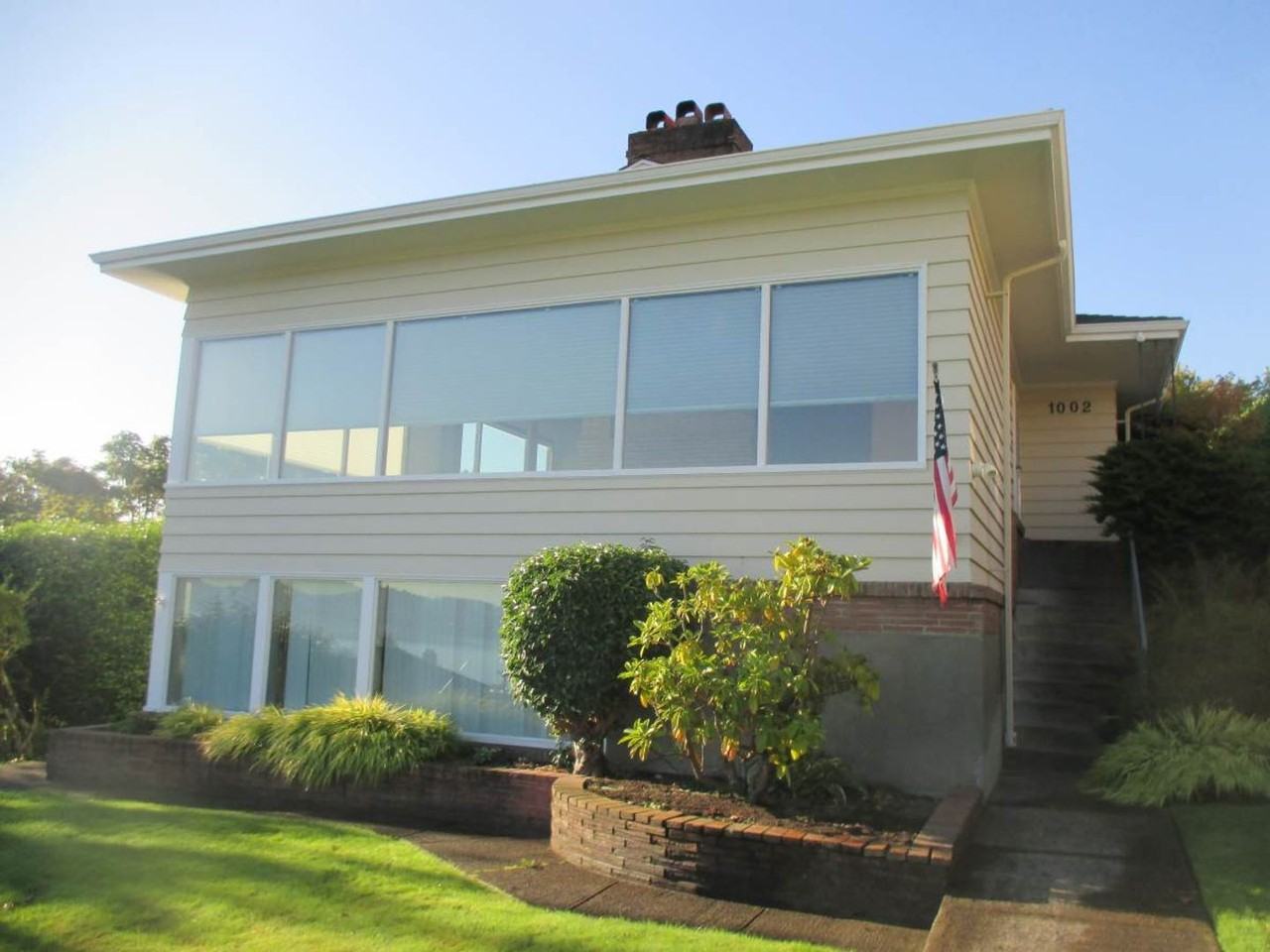 1002 N Park Dr - Photo 2 of 37