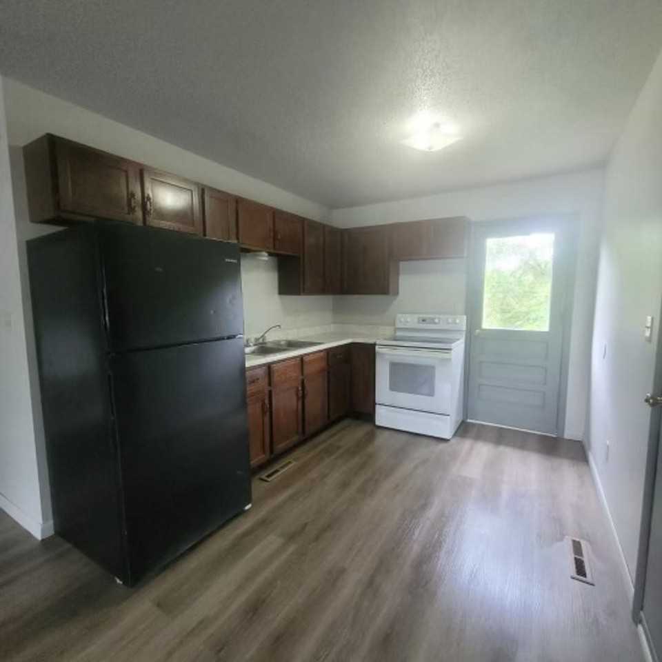 500 Brookside Dr - Photo 3 of 8