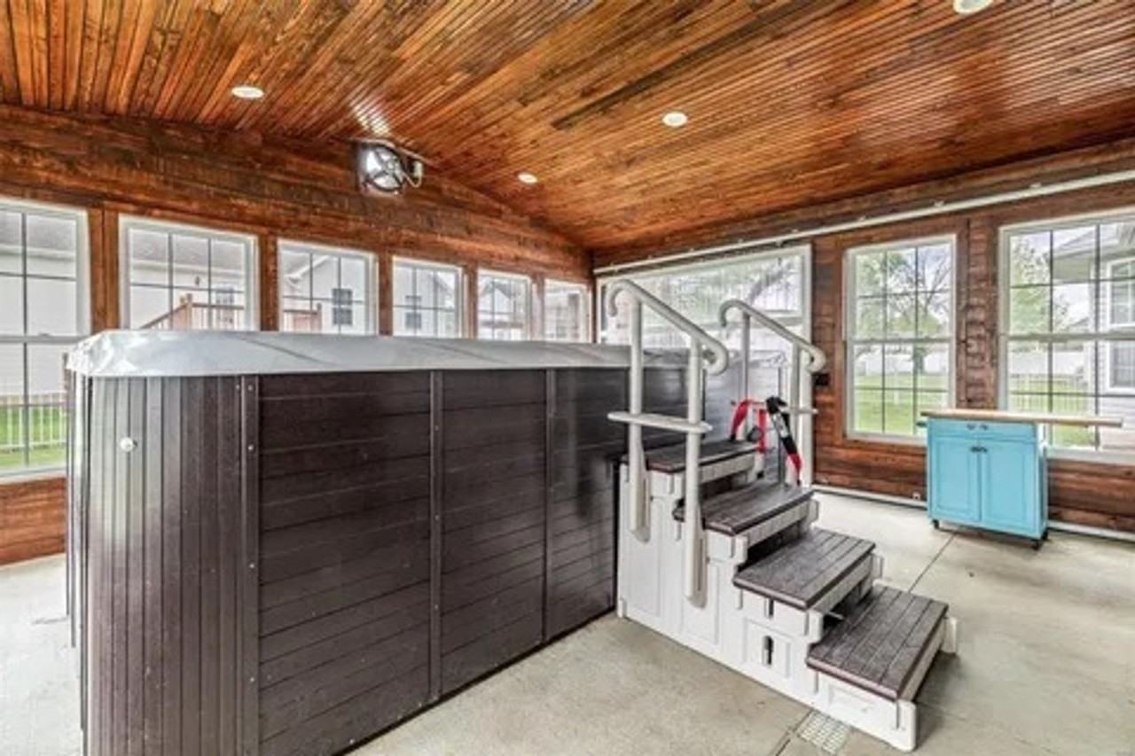 504 Log Cabin Rd - Photo 2 of 50