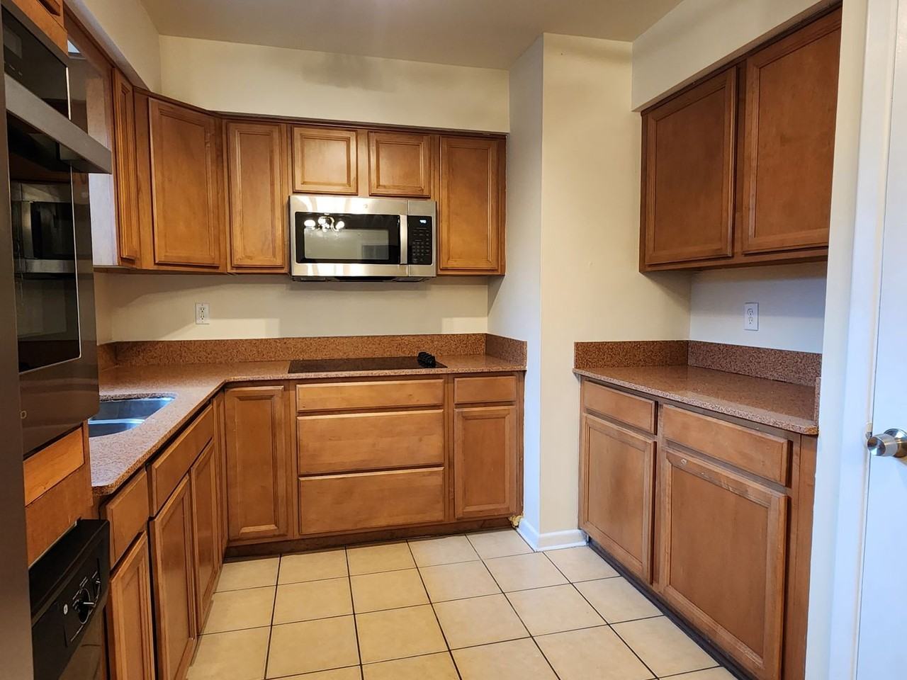 3453 Nw 1st Ct - Photo 4 of 35