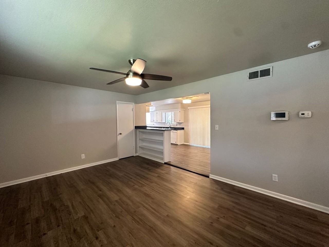 407 W Fairchild Dr - Photo 4 of 26