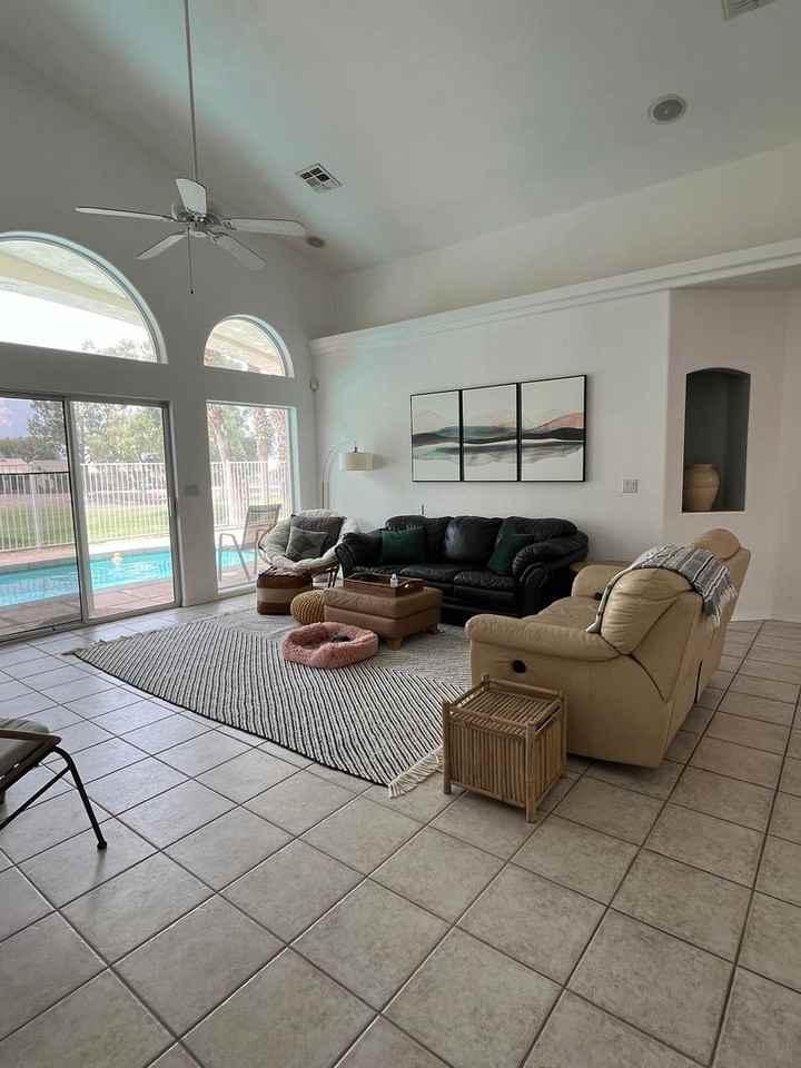 2056 E Desert Lakes Dr - Photo 7 of 23