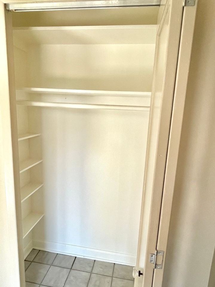 5612 Se Liebe St - Photo 4 of 30