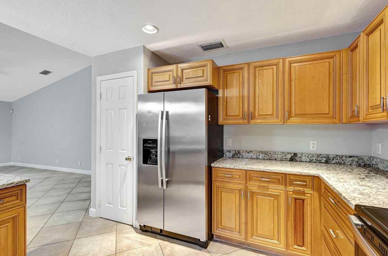 6745 1st St - Photo 2 of 20