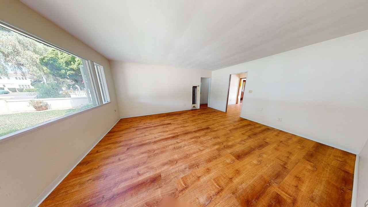 711 B Ave - Photo 2 of 17