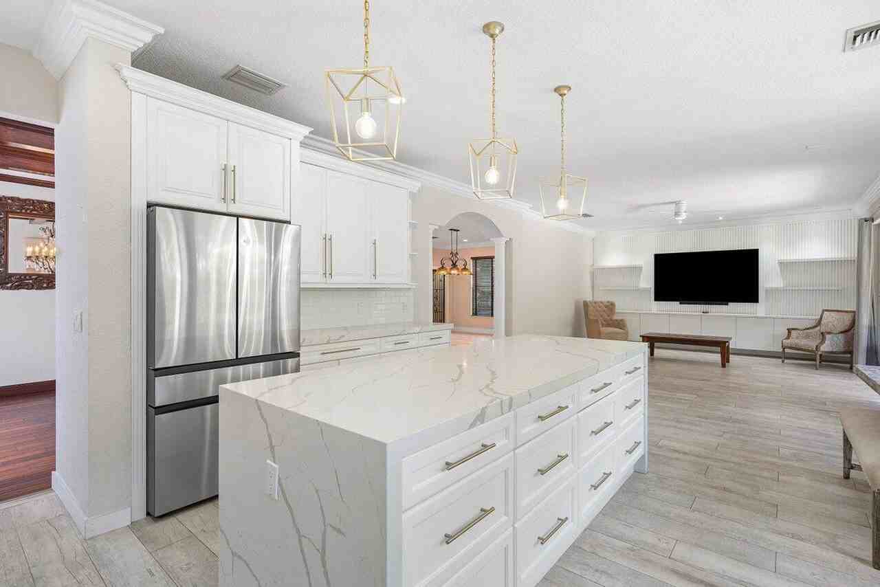 11202 Millpond Greens Dr - Photo 3 of 25