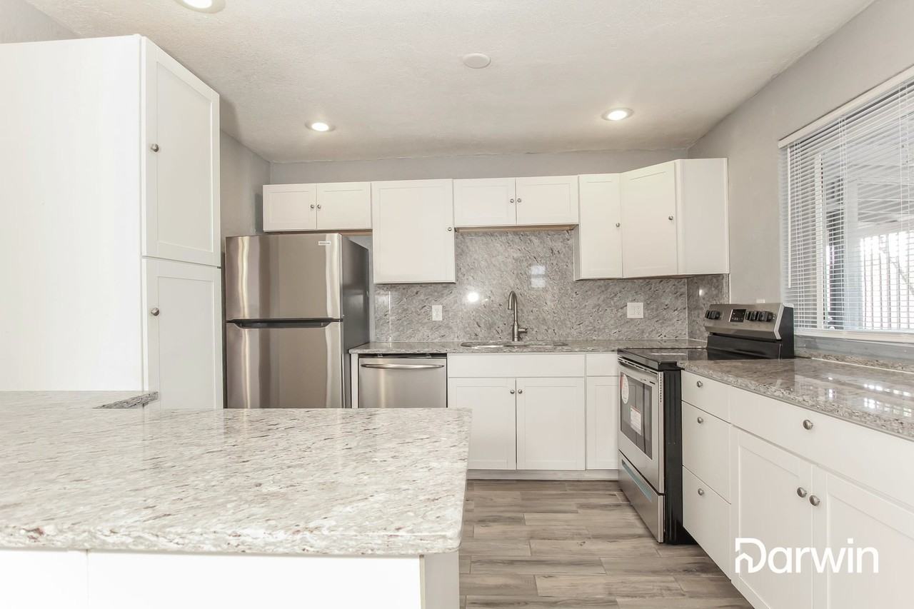 5629 N 31st Ave - Photo 3 of 15