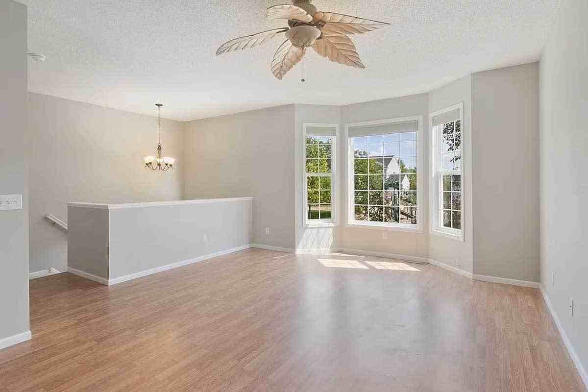 4672 Bulrush Boulevard - Photo 4 of 13