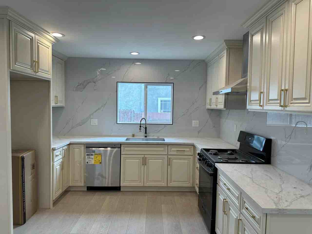 2032 Wesleygrove Ave #NA - Photo 2 of 12