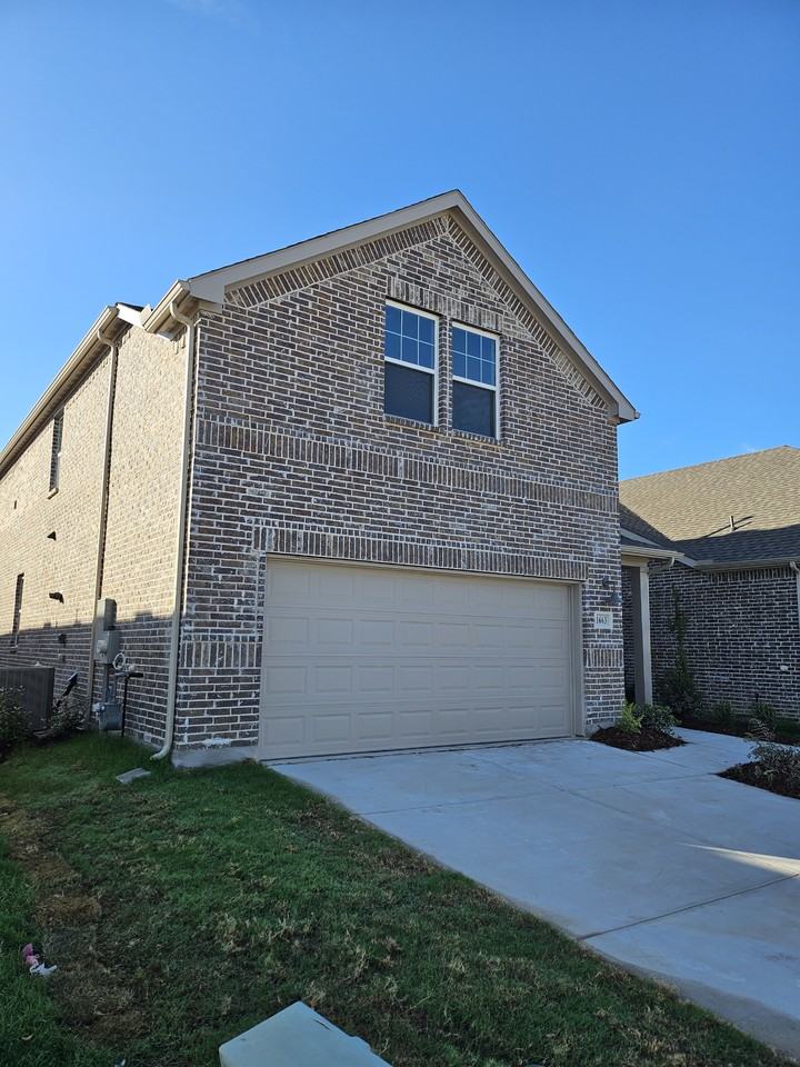 1663 Gracehill Way #NA - Photo 3 of 10