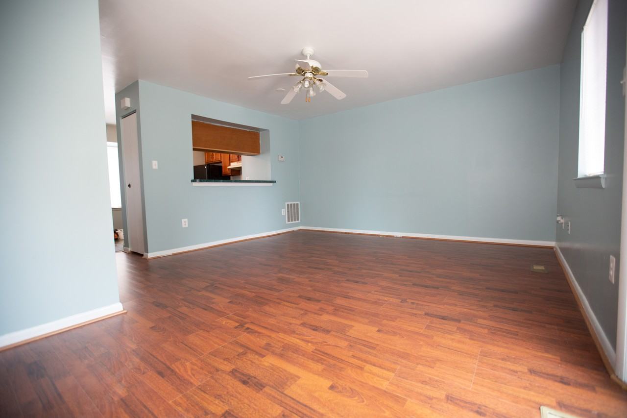 Sugarland Square Ct #15 - Photo 5 of 16