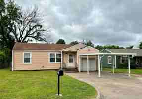 featured image of 1613 Center Ln