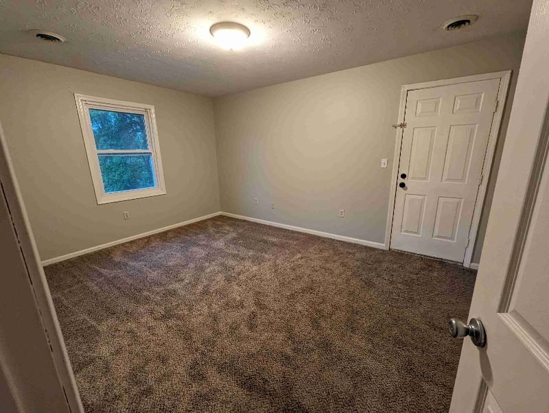 106 Molloy Ct - Photo 7 of 8