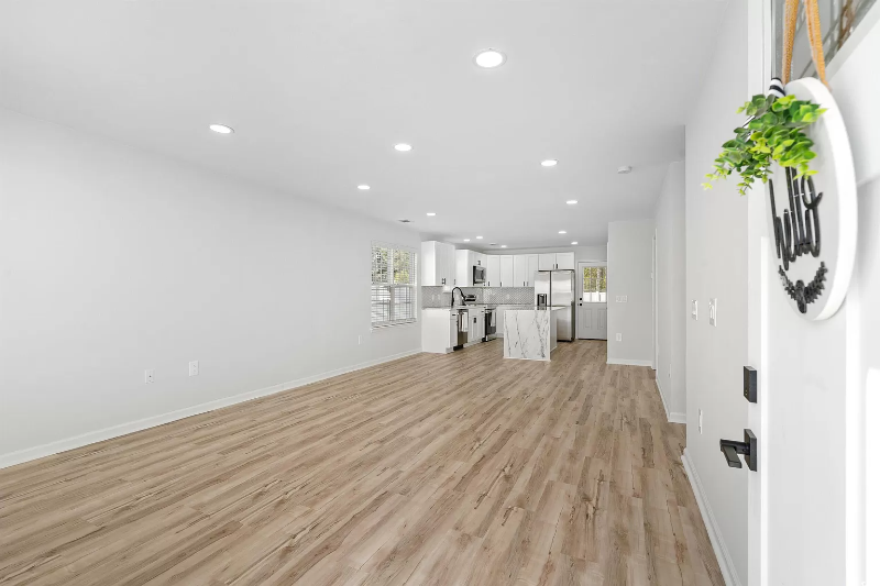 7031 Birnamwood Ct - Photo 6 of 20