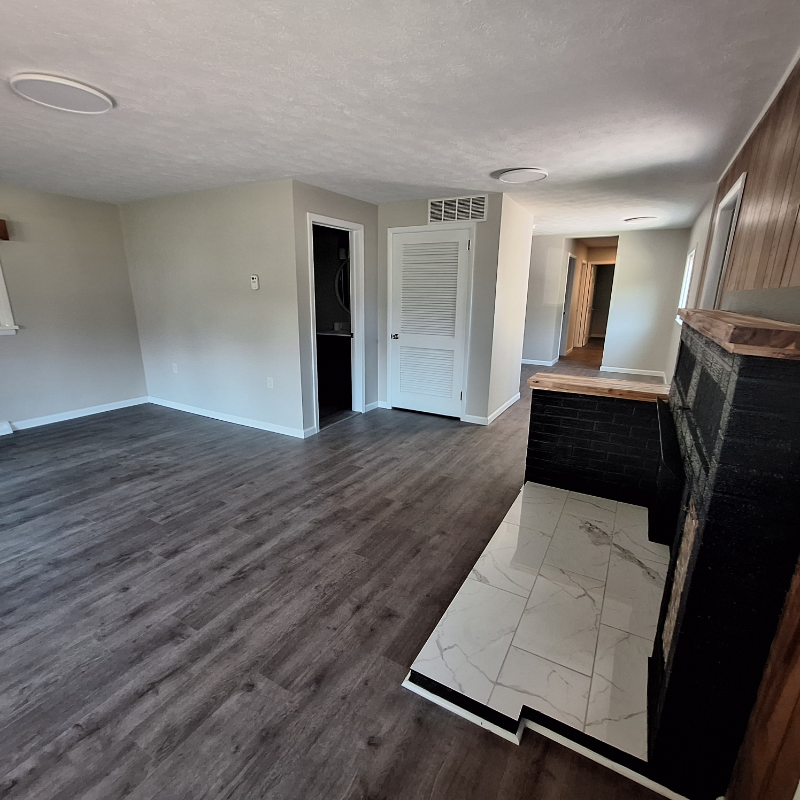 5662 Park St - Photo 3 of 9