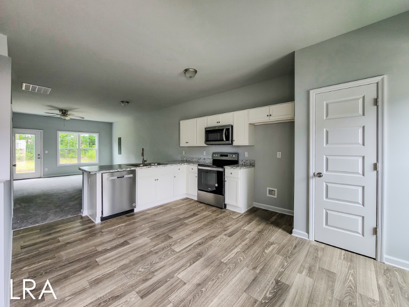 185 Buckhorn Ave - Photo 3 of 18